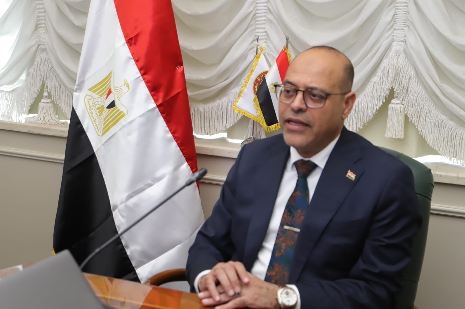 وزير القوى العامله 